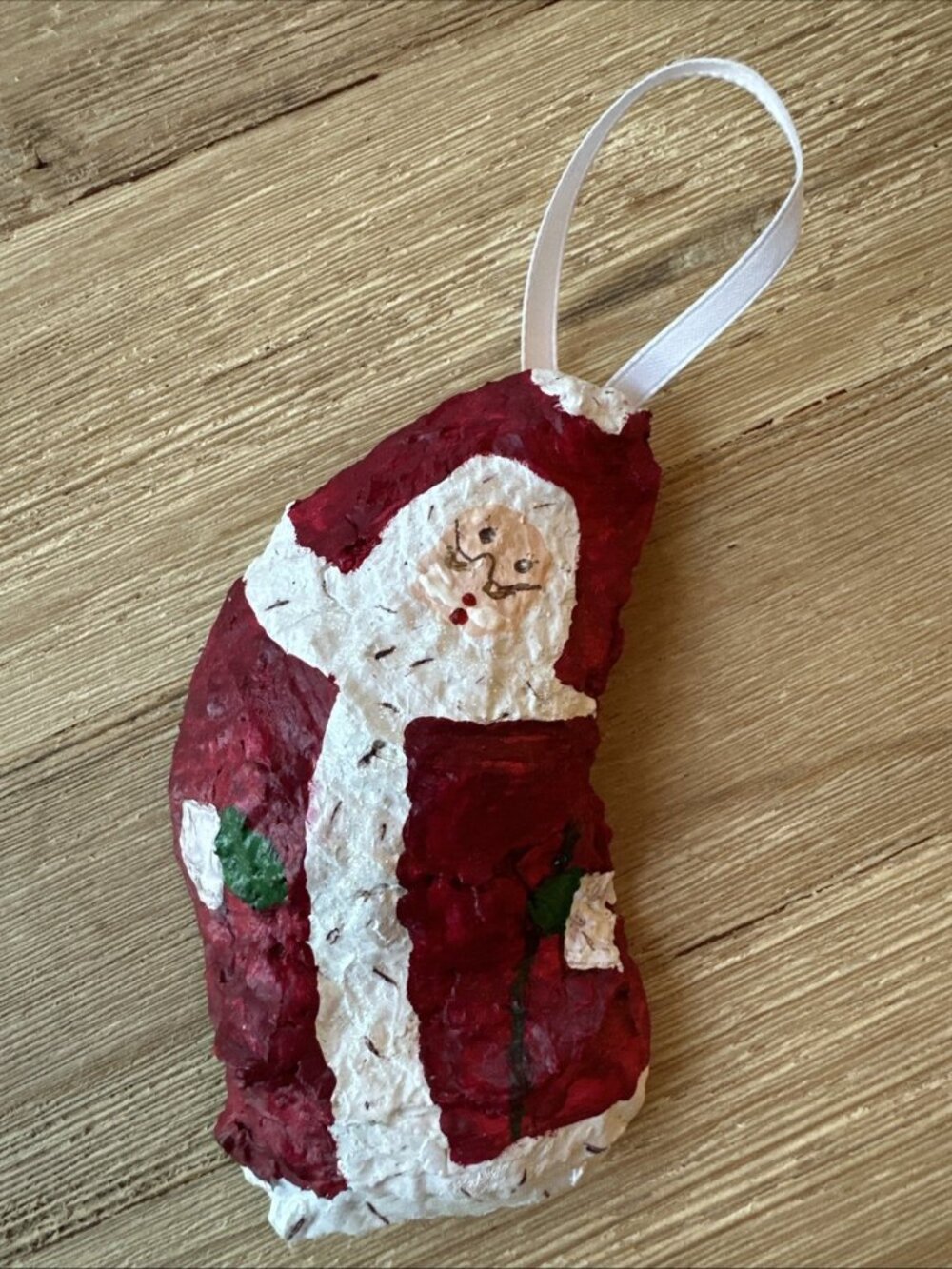 Vintage Hand Painted Christmas Ornament Oyster Shell Santa Claus 1997